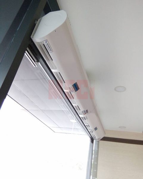 Quạt cắt gió được lắp kết hợp 2 chiếc với cửa rộng
