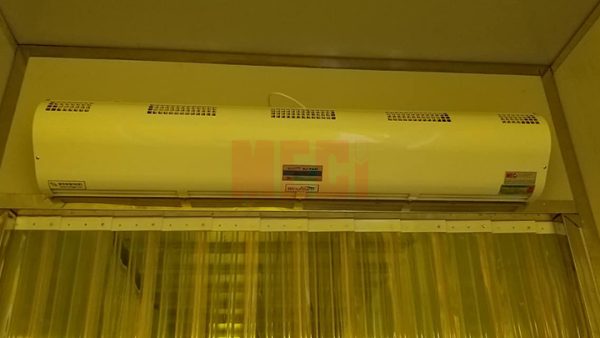 Quạt cắt gió dài 1500mm lắp tại phòng sạch